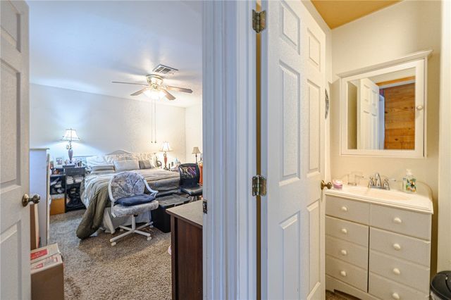 216 Steart St, Rockport, TX 78382