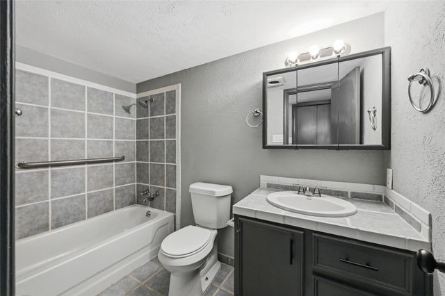 4819 Court Rd, Houston, TX 77053