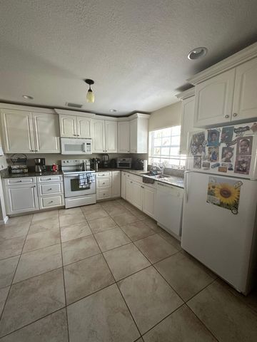 2082 SE Wild Meadow Circle, Port St. Lucie, Port St Lucie, FL 34952