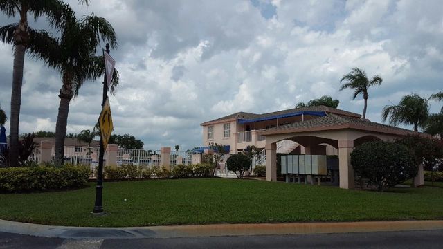 2082 SE Wild Meadow Circle, Port St. Lucie, Port St Lucie, FL 34952