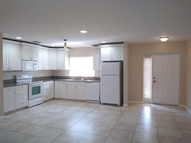 2082 SE Wild Meadow Circle, Port St. Lucie, Port St Lucie, FL 34952