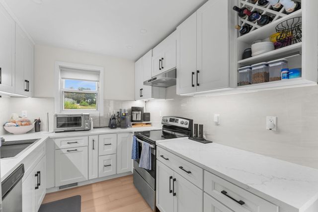 225 Page St, Avon, MA 02322