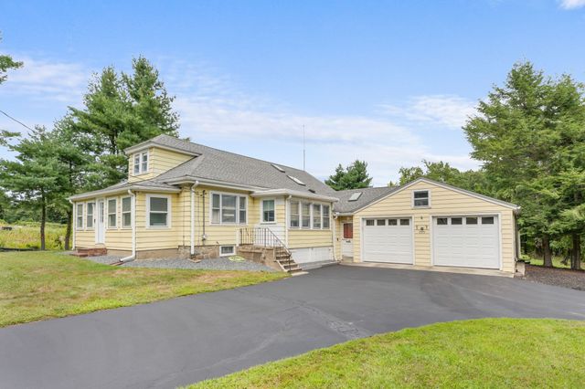 225 Page St, Avon, MA 02322