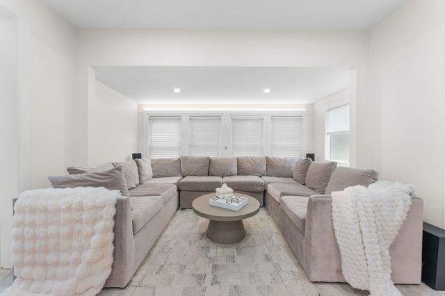225 Page St, Avon, MA 02322