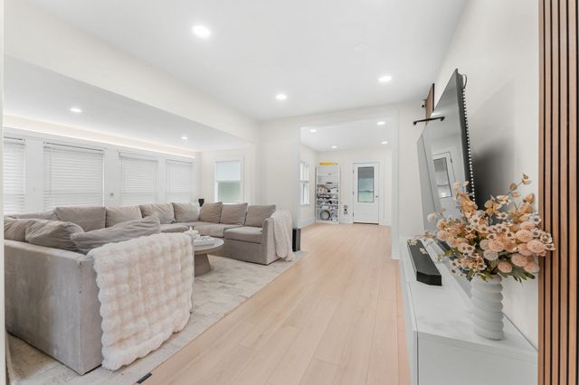 225 Page St, Avon, MA 02322