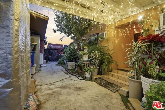 214 N Alma Avenue, Los Angeles, CA 90063