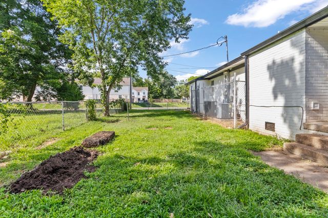 310 Beech St, Clarksville, TN 37042