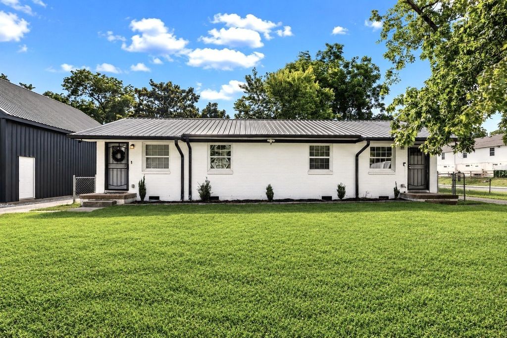 310 Beech St, Clarksville, TN 37042