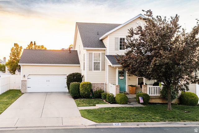 923 N KINGS CROSSING DR, Farmington, UT 84025