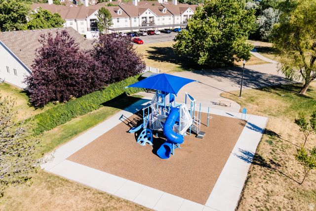 923 N KINGS CROSSING DR, Farmington, UT 84025