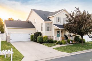 923 N KINGS CROSSING DR, Farmington, UT 84025