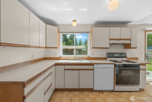 13021 SE 206th Place, Kent, WA 98031