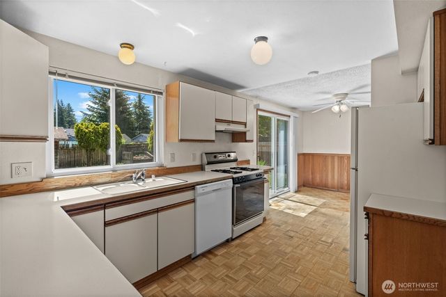 13021 SE 206th Place, Kent, WA 98031