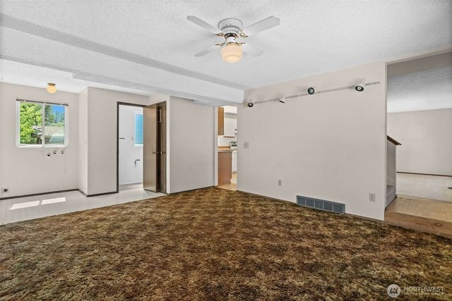 13021 SE 206th Place, Kent, WA 98031