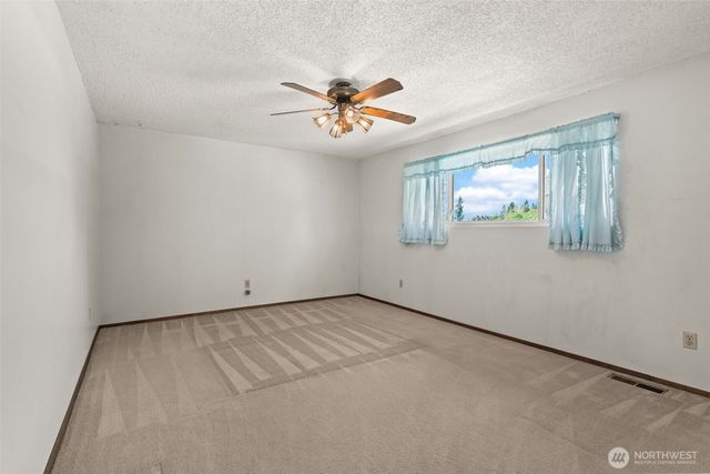 13021 SE 206th Place, Kent, WA 98031
