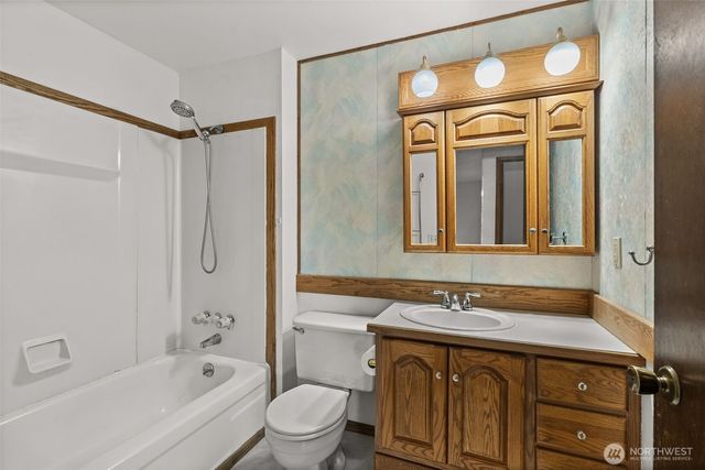13021 SE 206th Place, Kent, WA 98031
