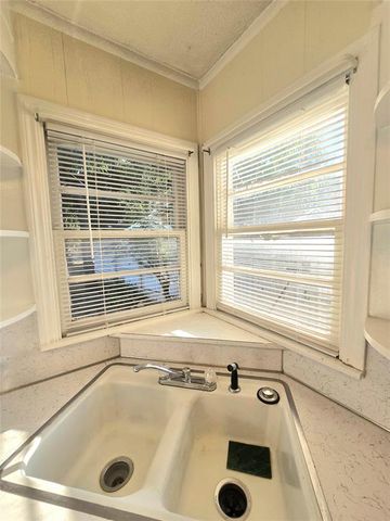 808 E Elm Street, Altus, OK 73521