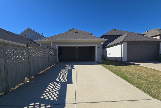 913 E Market Street, Northlake, TX 76247