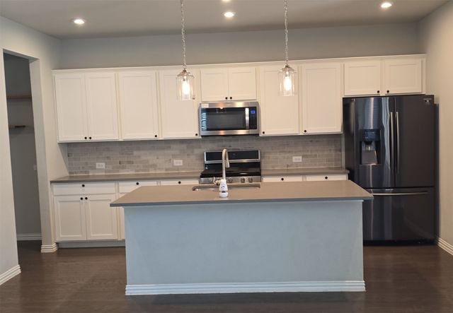 913 E Market Street, Northlake, TX 76247