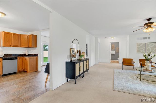 416 Richarz Drive, Fenton, MO 63026
