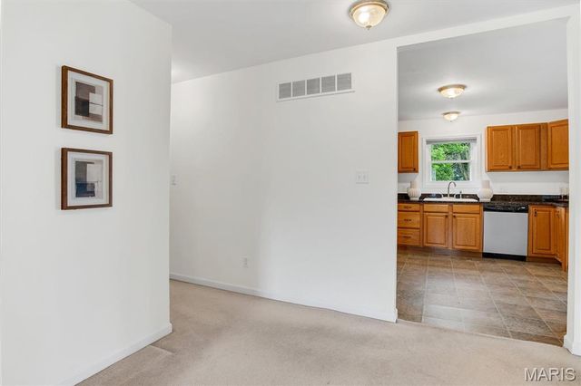 416 Richarz Drive, Fenton, MO 63026