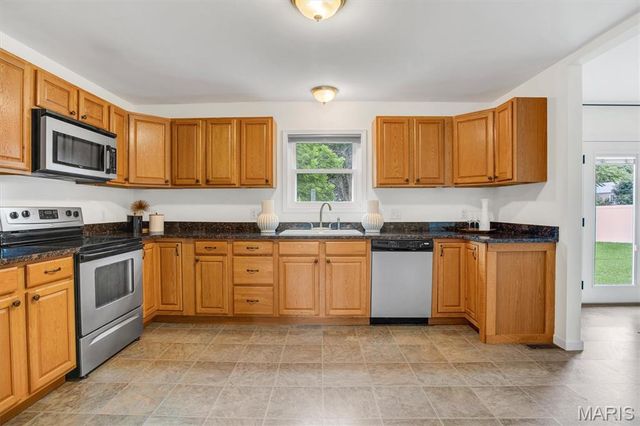 416 Richarz Drive, Fenton, MO 63026