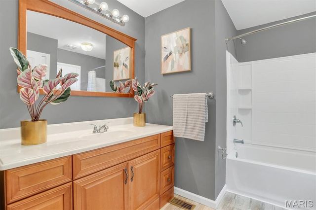 416 Richarz Drive, Fenton, MO 63026