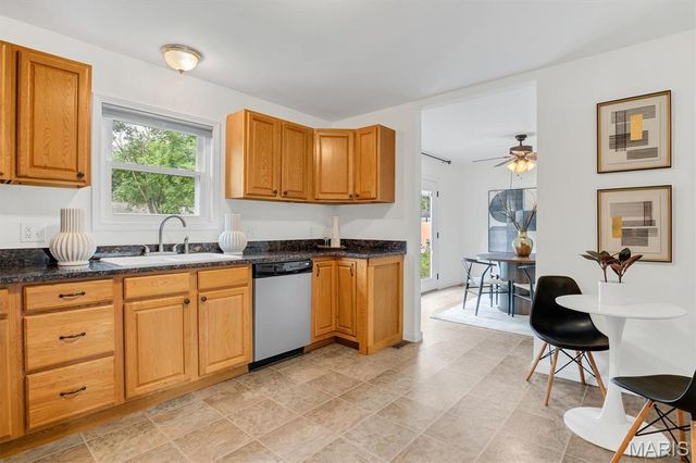 416 Richarz Drive, Fenton, MO 63026
