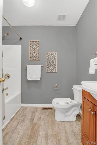 416 Richarz Drive, Fenton, MO 63026