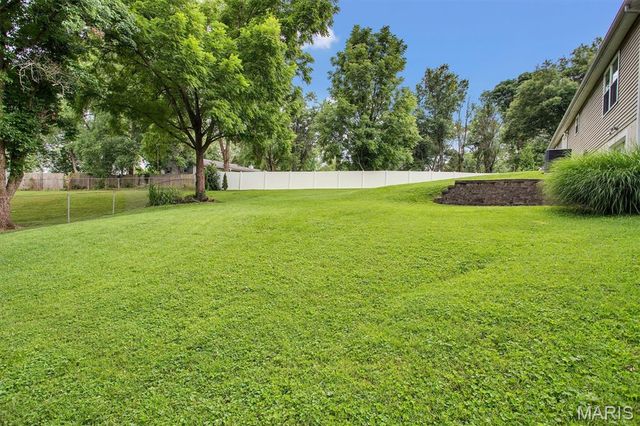 416 Richarz Drive, Fenton, MO 63026