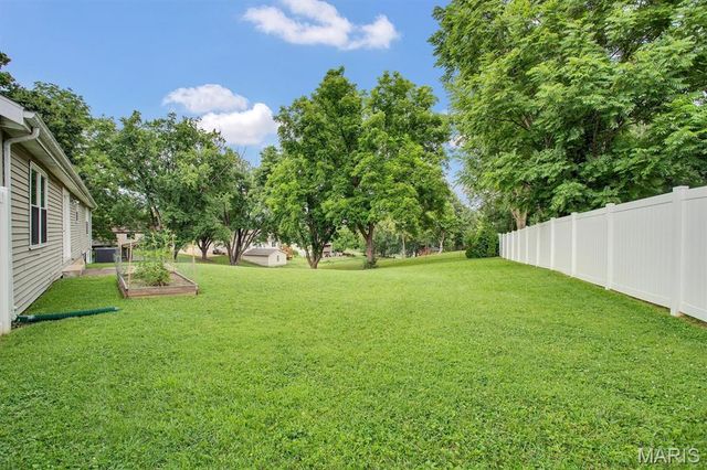 416 Richarz Drive, Fenton, MO 63026