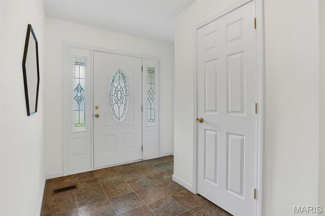 416 Richarz Drive, Fenton, MO 63026