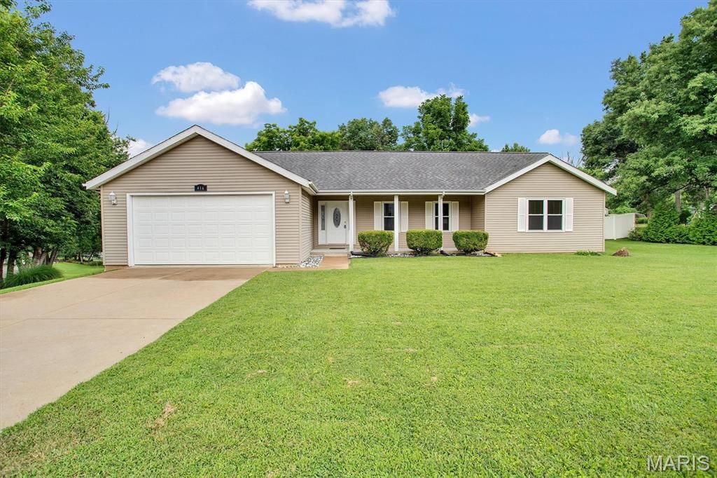 416 Richarz Drive, Fenton, MO 63026