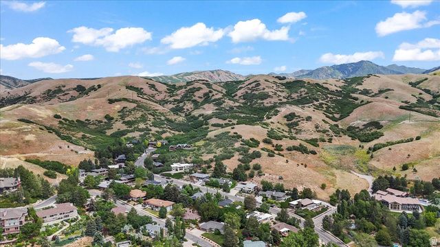 920 N LITTLE VALLEY RD, Salt Lake City, UT 84103