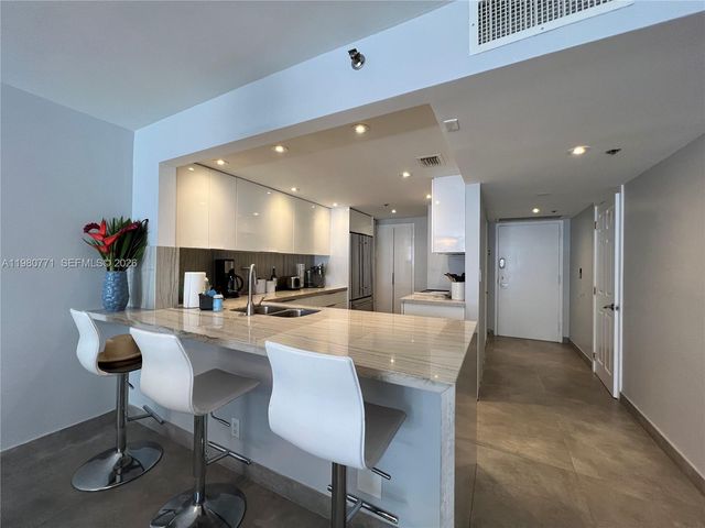 1717 N Bayshore Dr A-2044, Miami, FL 33132