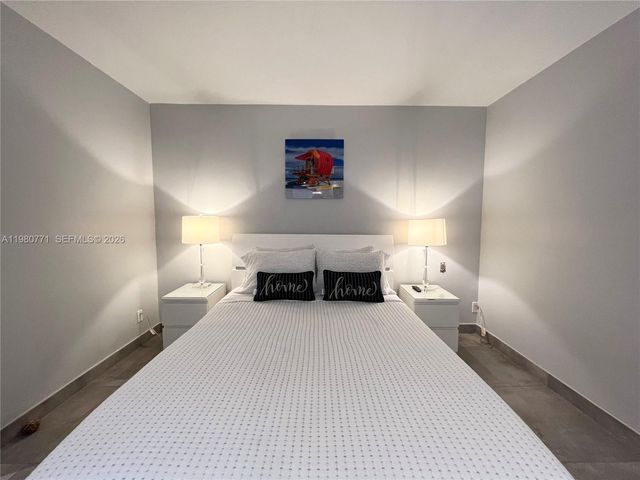 1717 N Bayshore Dr A-2044, Miami, FL 33132