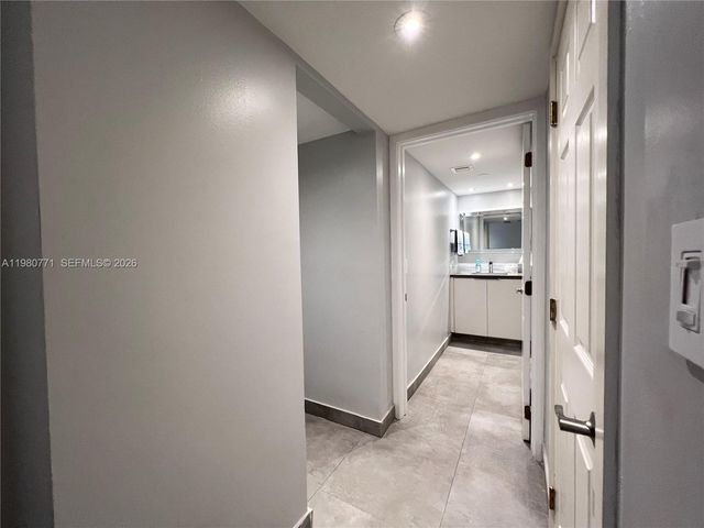 1717 N Bayshore Dr A-2044, Miami, FL 33132