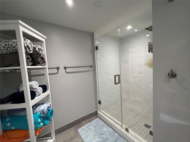 1717 N Bayshore Dr A-2044, Miami, FL 33132