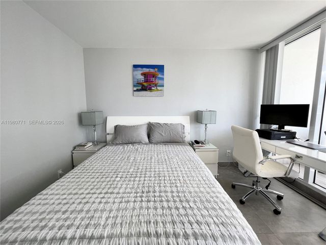 1717 N Bayshore Dr A-2044, Miami, FL 33132