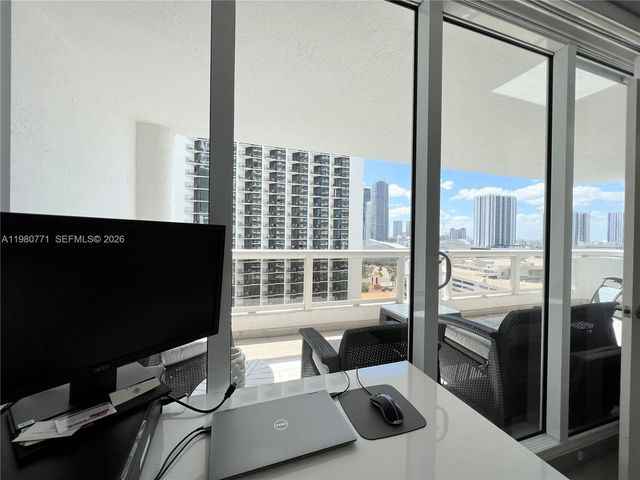 1717 N Bayshore Dr A-2044, Miami, FL 33132