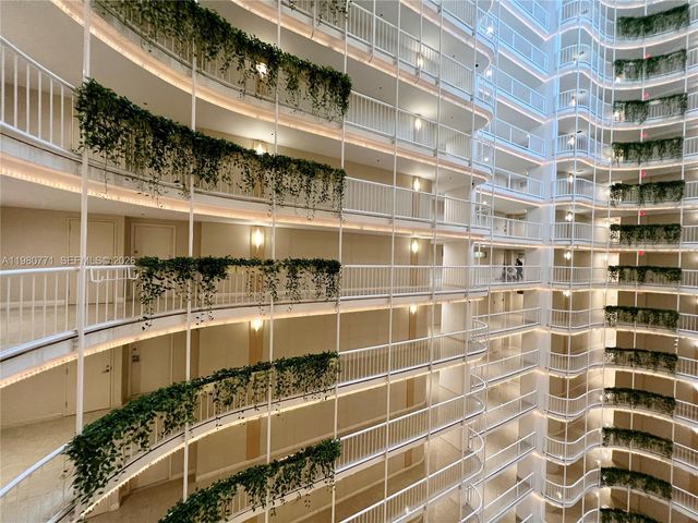 1717 N Bayshore Dr A-2044, Miami, FL 33132