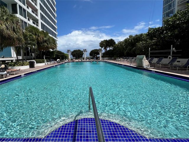 1717 N Bayshore Dr A-2044, Miami, FL 33132