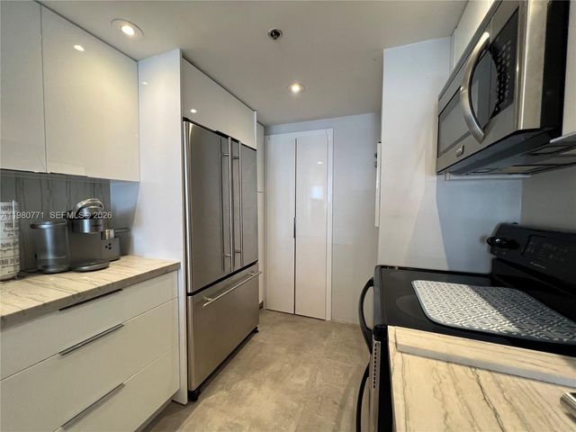 1717 N Bayshore Dr A-2044, Miami, FL 33132