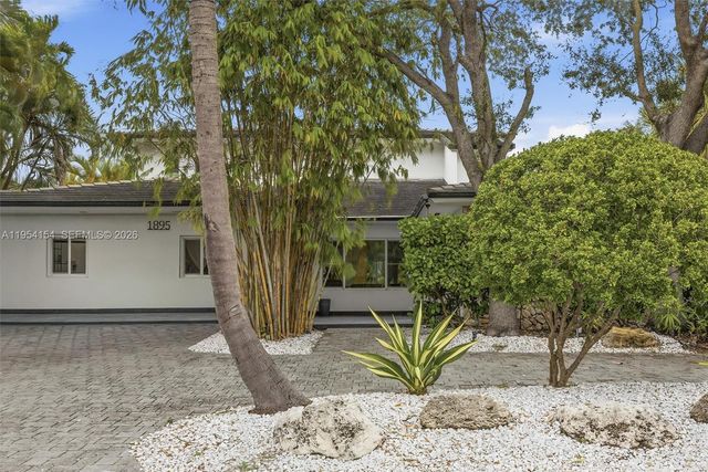 1895 NE 118th Rd, North Miami, FL 33181