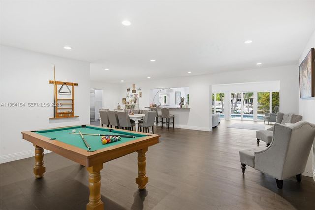 1895 NE 118th Rd, North Miami, FL 33181