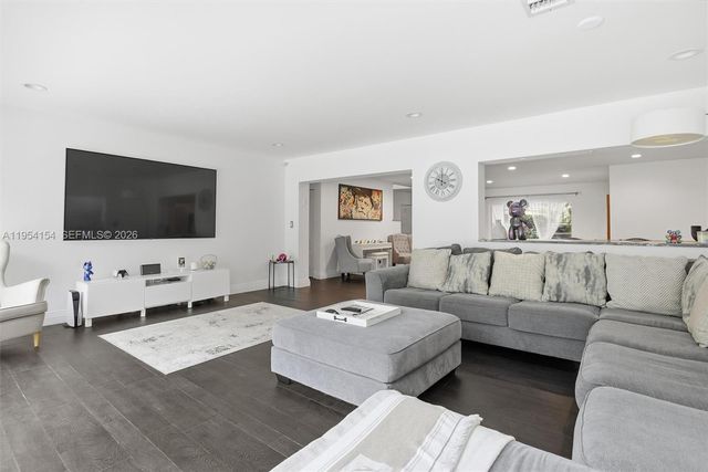 1895 NE 118th Rd, North Miami, FL 33181