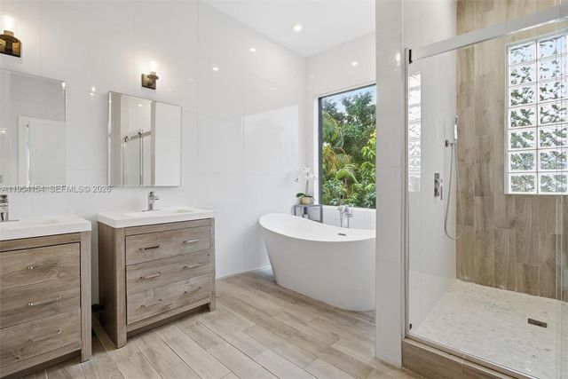 1895 NE 118th Rd, North Miami, FL 33181