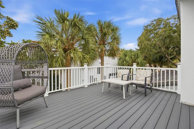 1895 NE 118th Rd, North Miami, FL 33181