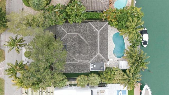 1895 NE 118th Rd, North Miami, FL 33181