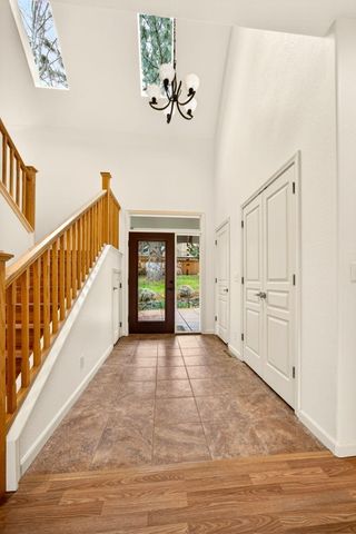 523 Strawberry Lane, Ashland, OR 97520